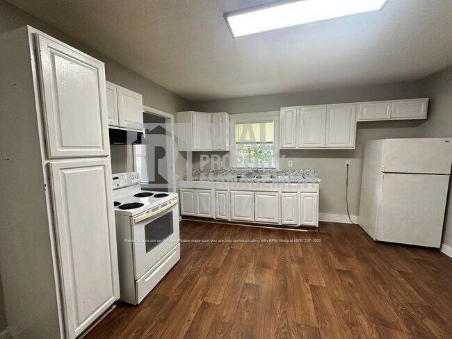 Foto del edificio - 1082 Lamont St