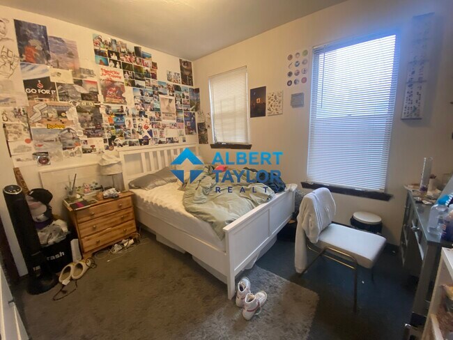 Foto del edificio - 10 Parker Hill Ave