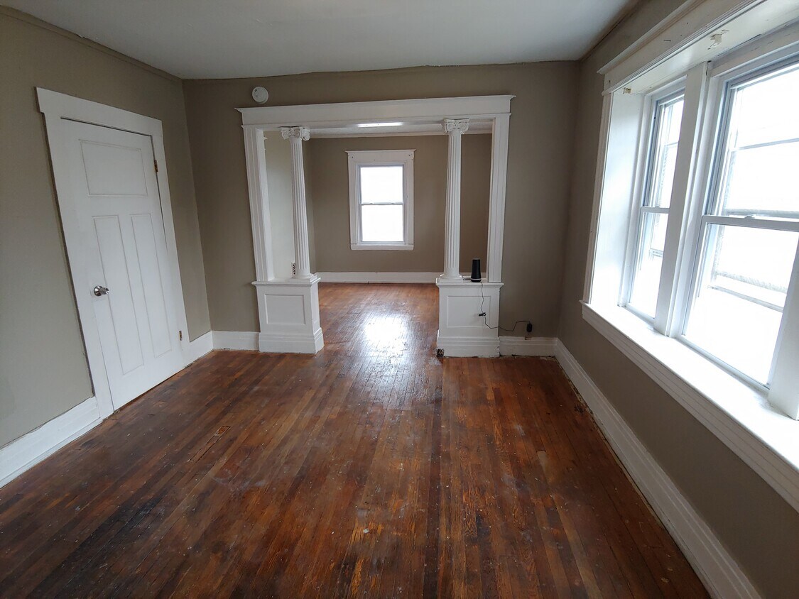 Primary Photo - 175 Bartlett St