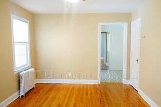 Building Photo - 8401 Greenwood Ave