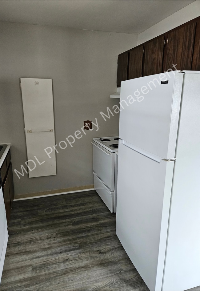 Building Photo - Thomas White Apartments*