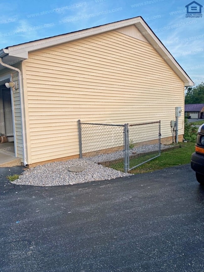 Foto del edificio - 3547 Southmeade Dr