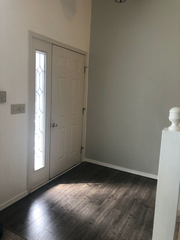 Foto del edificio - 530 NW Carolyn Ln