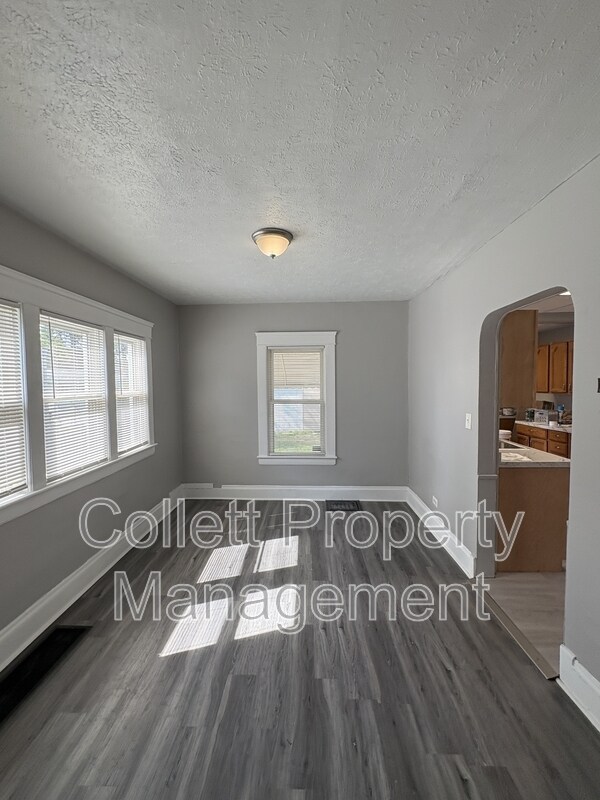 Building Photo - 3058 W 116th St