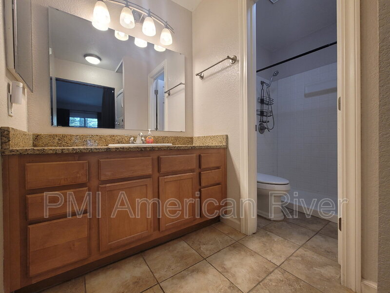Foto del edificio - 7131 Stella Ln