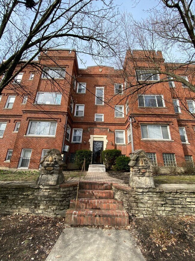 Foto del edificio - 2365/2377 Ravine St.