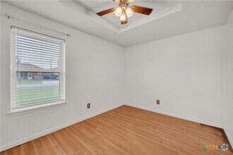 Building Photo - 105 Boxer St
