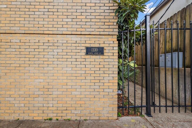 Foto del edificio - 3 Bed Beauty in Belhaven-FURNISHED