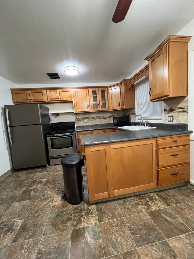 Cocina - 5005 SE Woodward St