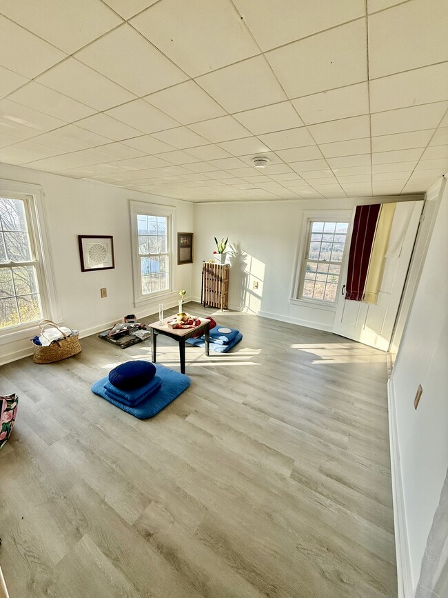 Building Photo - 999 Coddington Rd