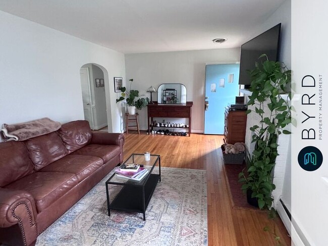 Foto del edificio - 5018 Patterson Ave