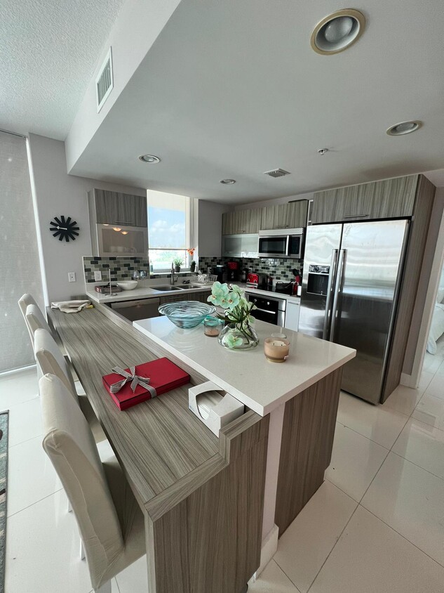 kitchen - 6700 Indian Creek Dr