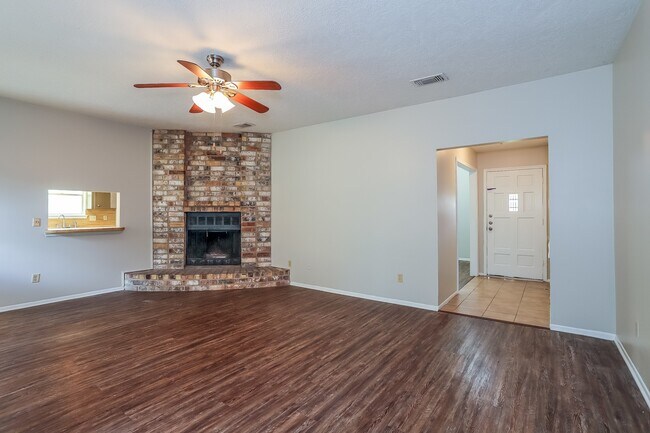 Foto del edificio - 13319 Ascot Glen Ln