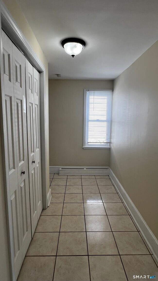 Foto del edificio - 173 Bradley Ave