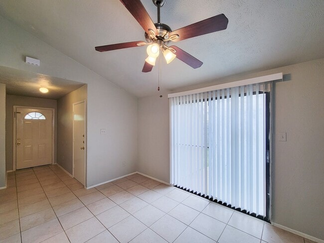 Building Photo - NICE 3 BEDROOM 1 BATH LEASE HOME IN RANCH COUNTRY HOCKLEY, TEXAS