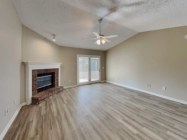 Building Photo - 1561 Candice Ct