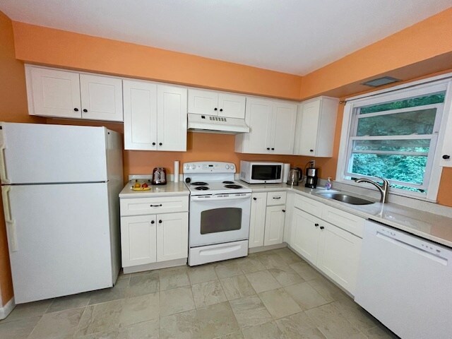 kitchen - 56 Wakelee Ave