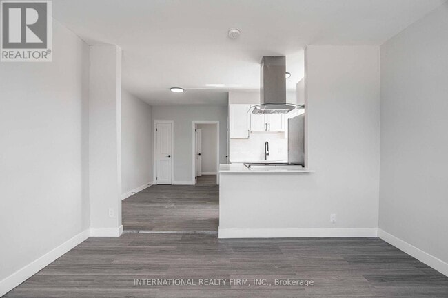 Building Photo - 215 Hamilton