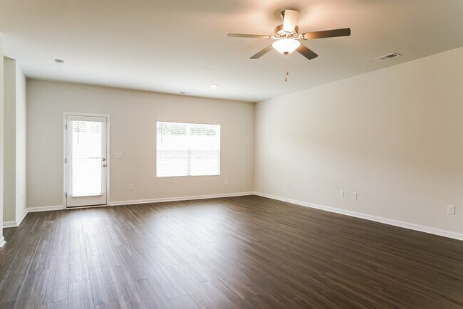 Building Photo - Welcome Home to Regal Farms in Myrtle Beach, SC