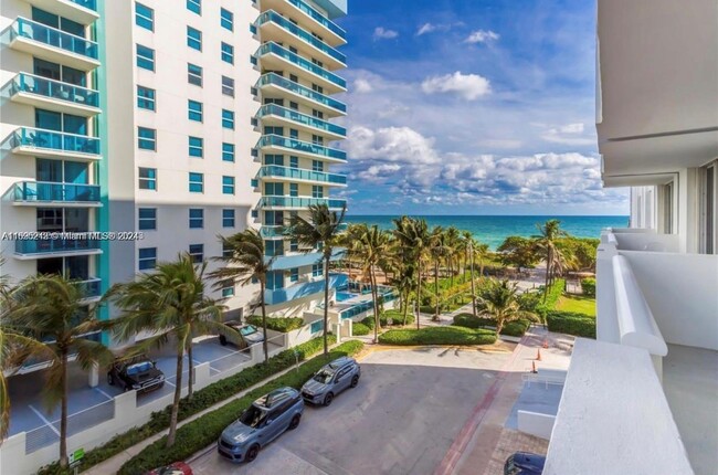 Foto del edificio - 9195 Collins Ave