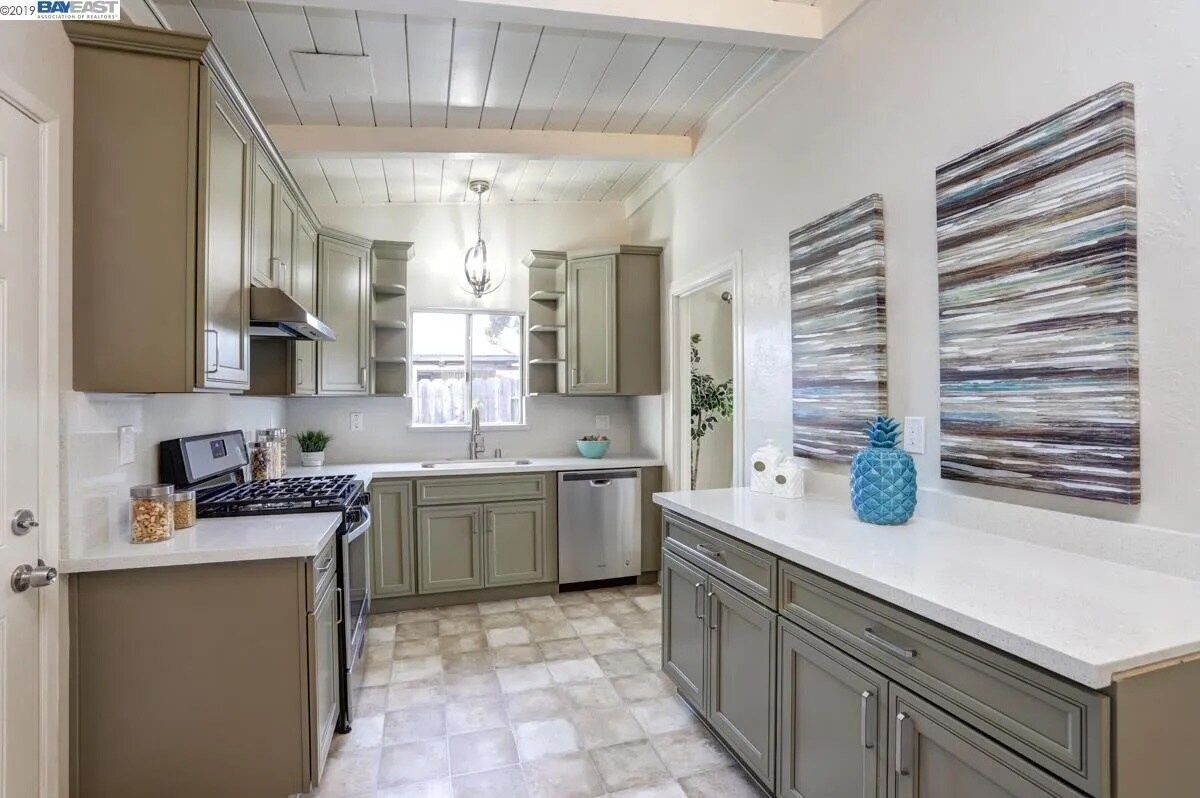 Foto principal - 43437 Newport Dr
