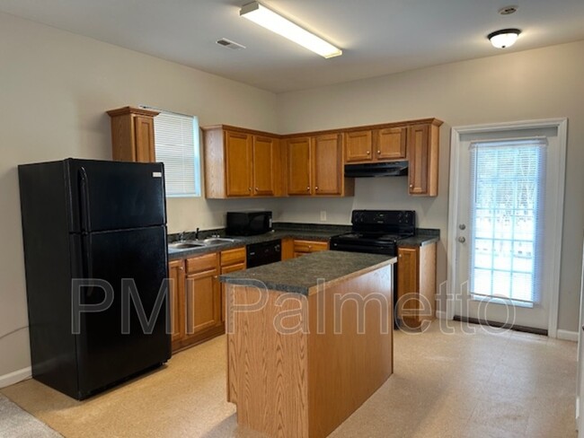 Building Photo - 116 Fairview Park Dr