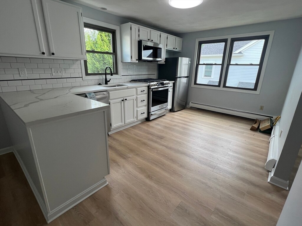 Foto principal - 204 California St