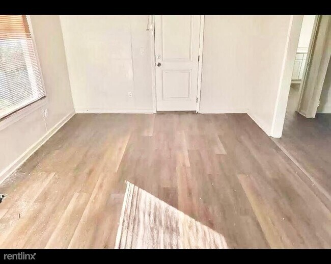 Building Photo - 3 br, 1 bath House - 404 2nd Street