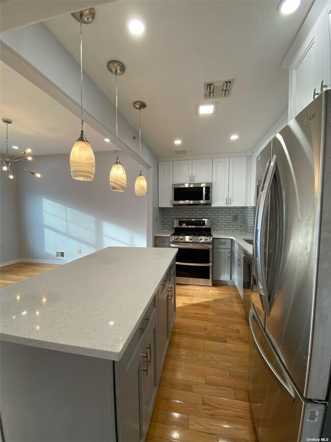 Building Photo - 211 Beach Breeze Ln