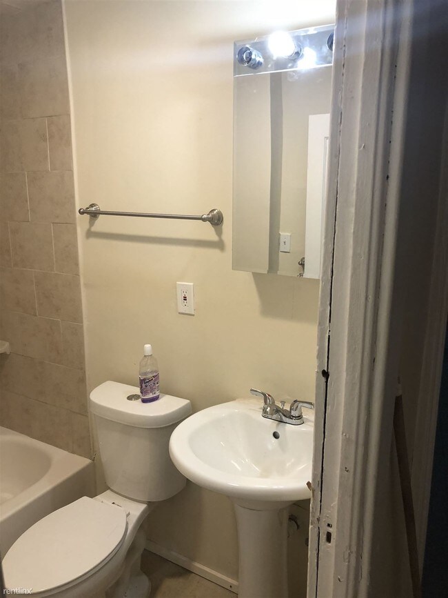 Foto del edificio - 2 br, 1 bath House - 78 Grace St Apt 2