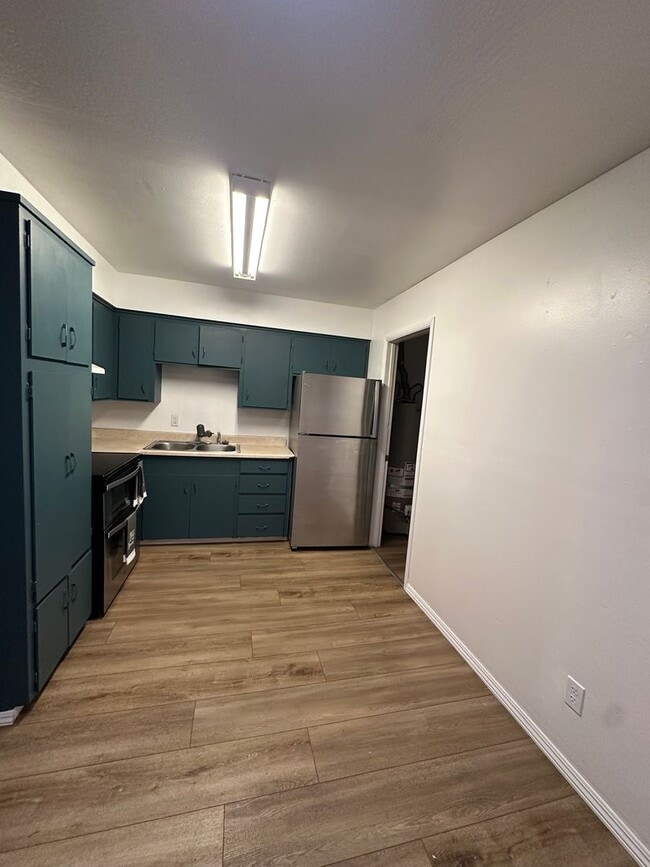 Foto del edificio - 3735 Tamarack Ave