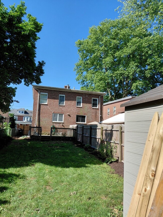 Fenced backyard with alley access - 163 E Main St