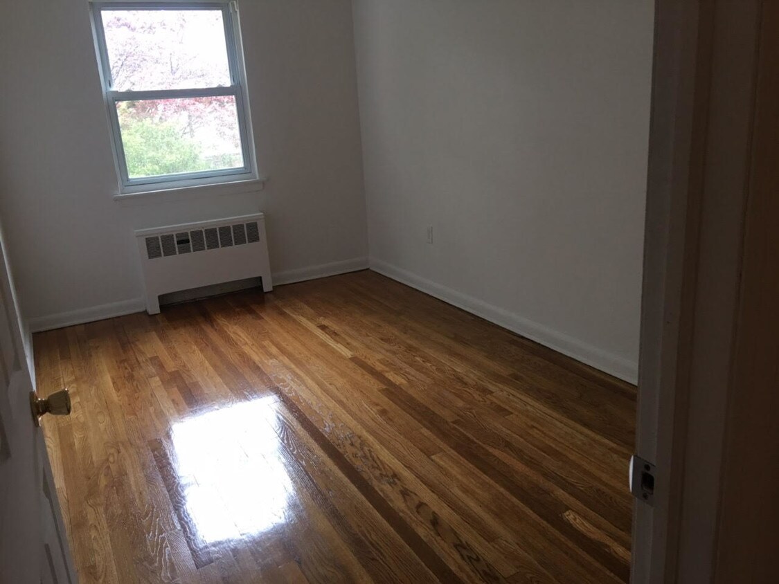 4234 Van Cortlandt Park E, Bronx, NY 10470 Apartments in Bronx, NY