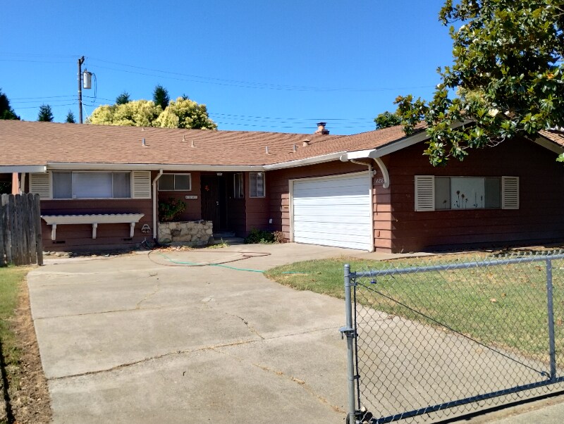 Primary Photo - 628 W El Camino Ave