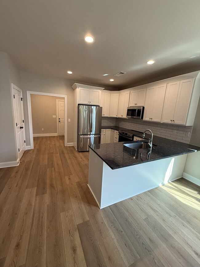 Building Photo - 713 Ewing Blvd