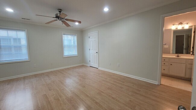 Foto del edificio - Bright and spacious 3BR/2ba in Lindley Park!