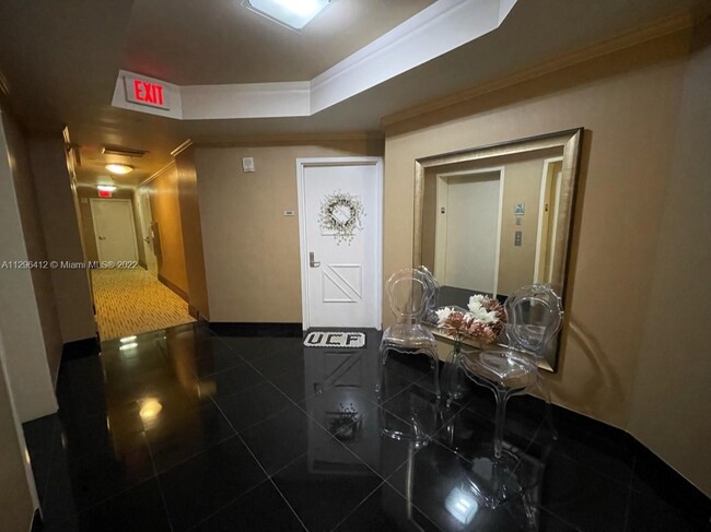 Building Photo - 333 Las Olas Way