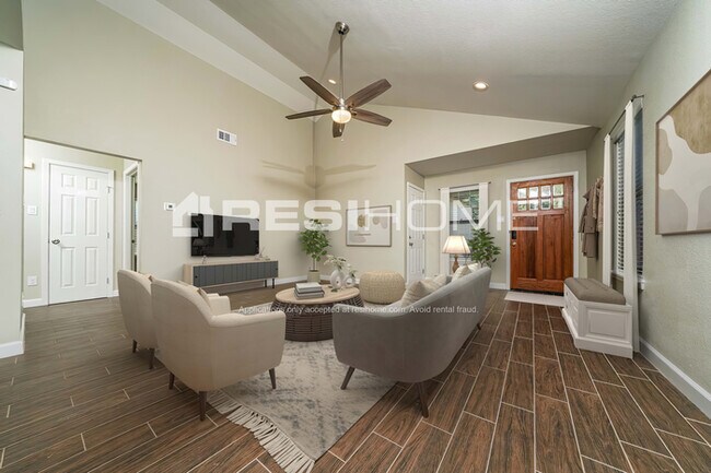 Building Photo - 9656 Valley Mills Ln