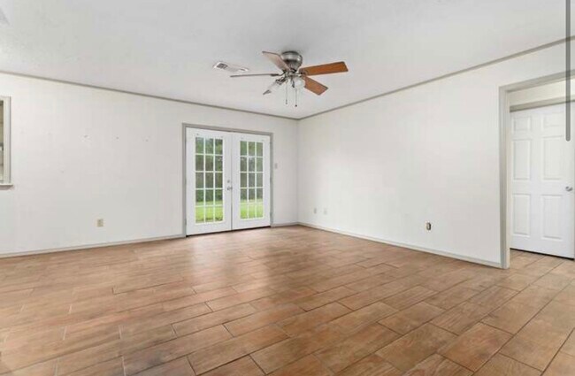 Foto del edificio - 245 E Smith St