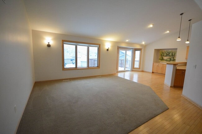 Foto del edificio - Beautiful walk-out ranch home at the end of a cul-de-sac!