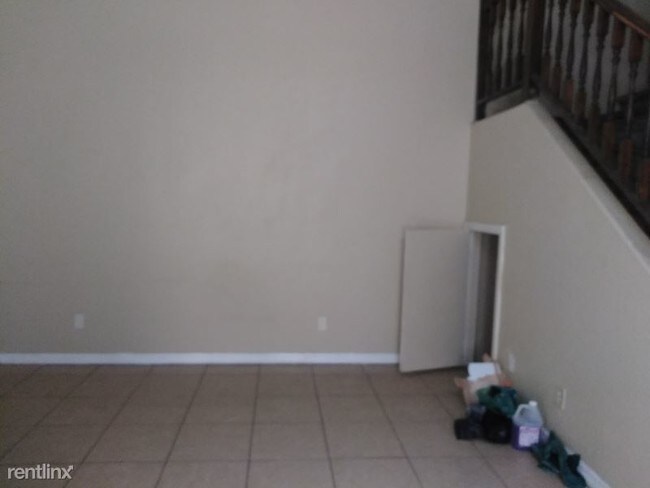 Building Photo - 1226 Mews Ln