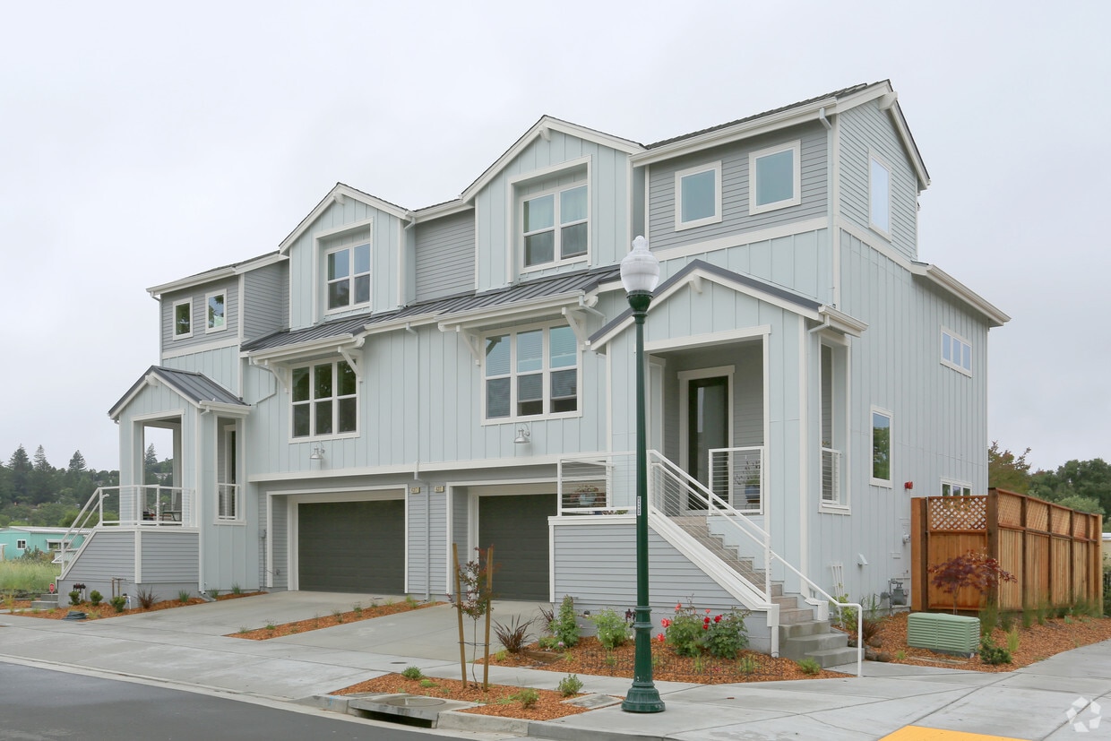 Building Photo - Kylie Lane
