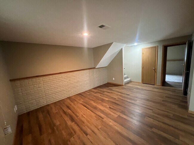 Building Photo - 119 W 46th St
