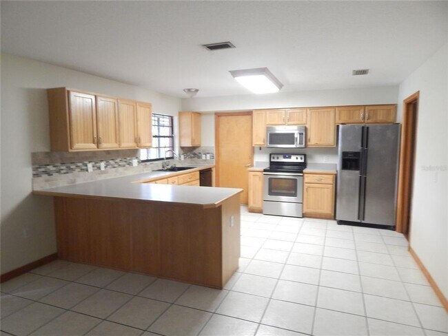 Foto del edificio - 4506 Lake Trudy Dr