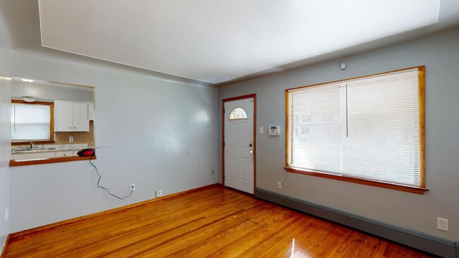 Foto del edificio - 3 Bedroom 2 Bath Eastside Home!