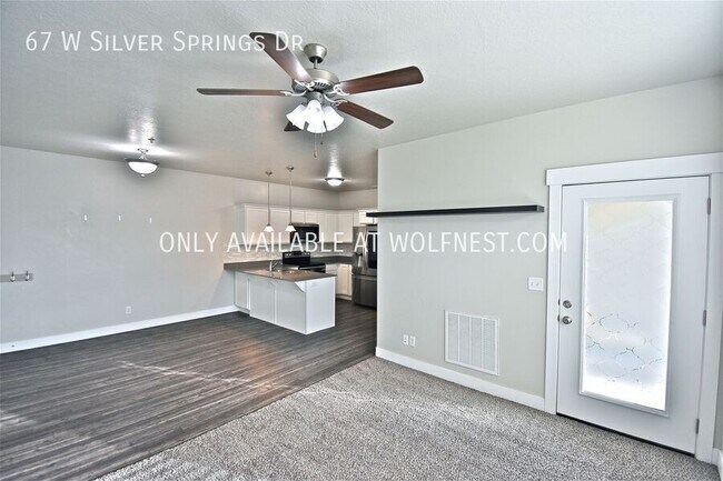 Foto del edificio - 67 W Silver Springs Dr