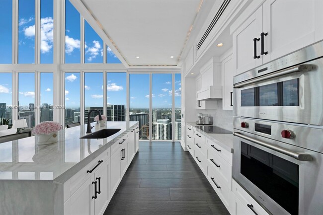Building Photo - 888 Biscayne Blvd