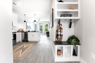 Building Photo - The Bennett