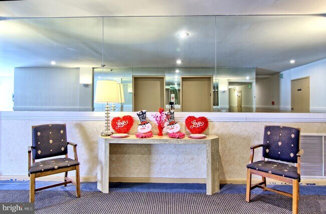 Foto del edificio - 6317 Park Heights Ave