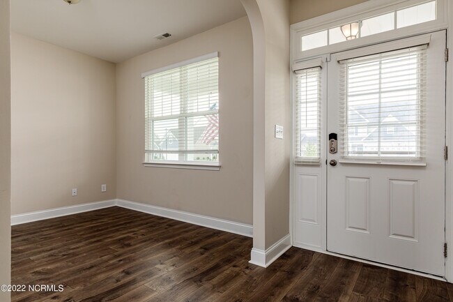 Foto del edificio - 290 Brentmoor Dr